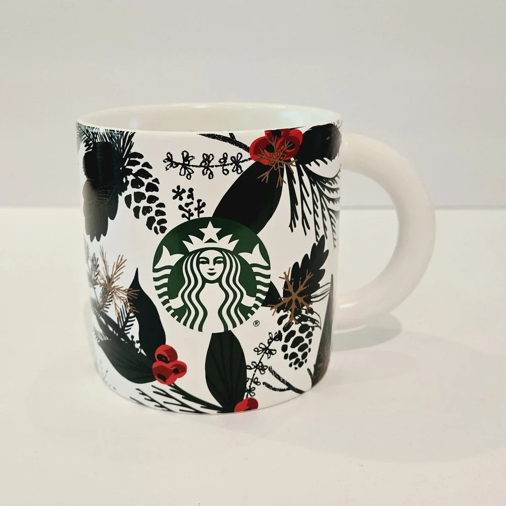 2021 Starbucks Holiday Christmas Mug Cup 12oz Holly Berry Pinecones Winter Nice!